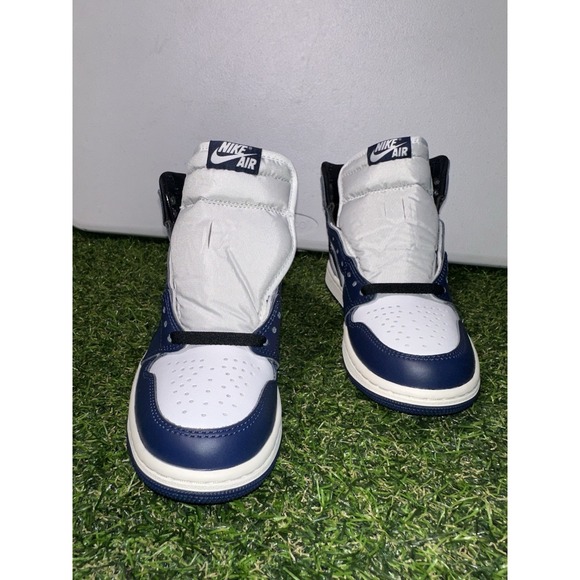 Jordan 1 Midnight Navy Size 5 Men's - Picture 2 of 8